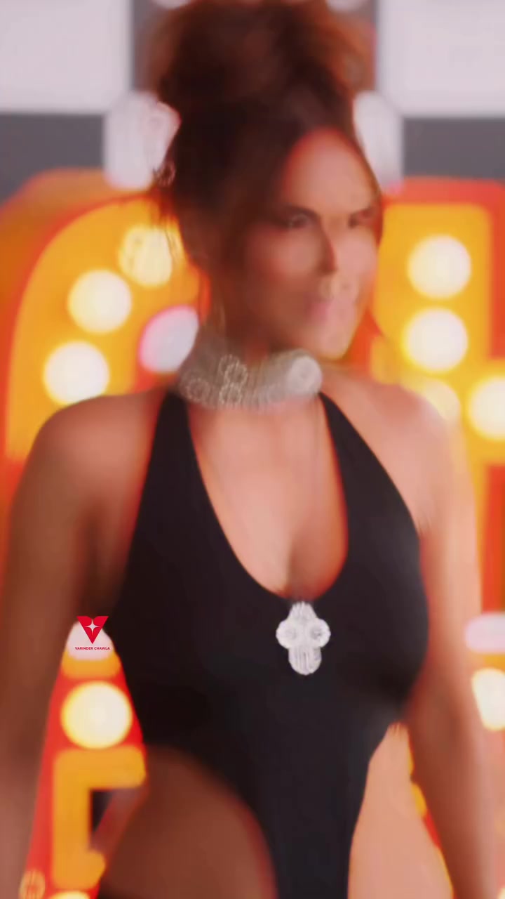 @nia Sharma
