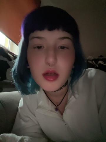 @Molli🫂