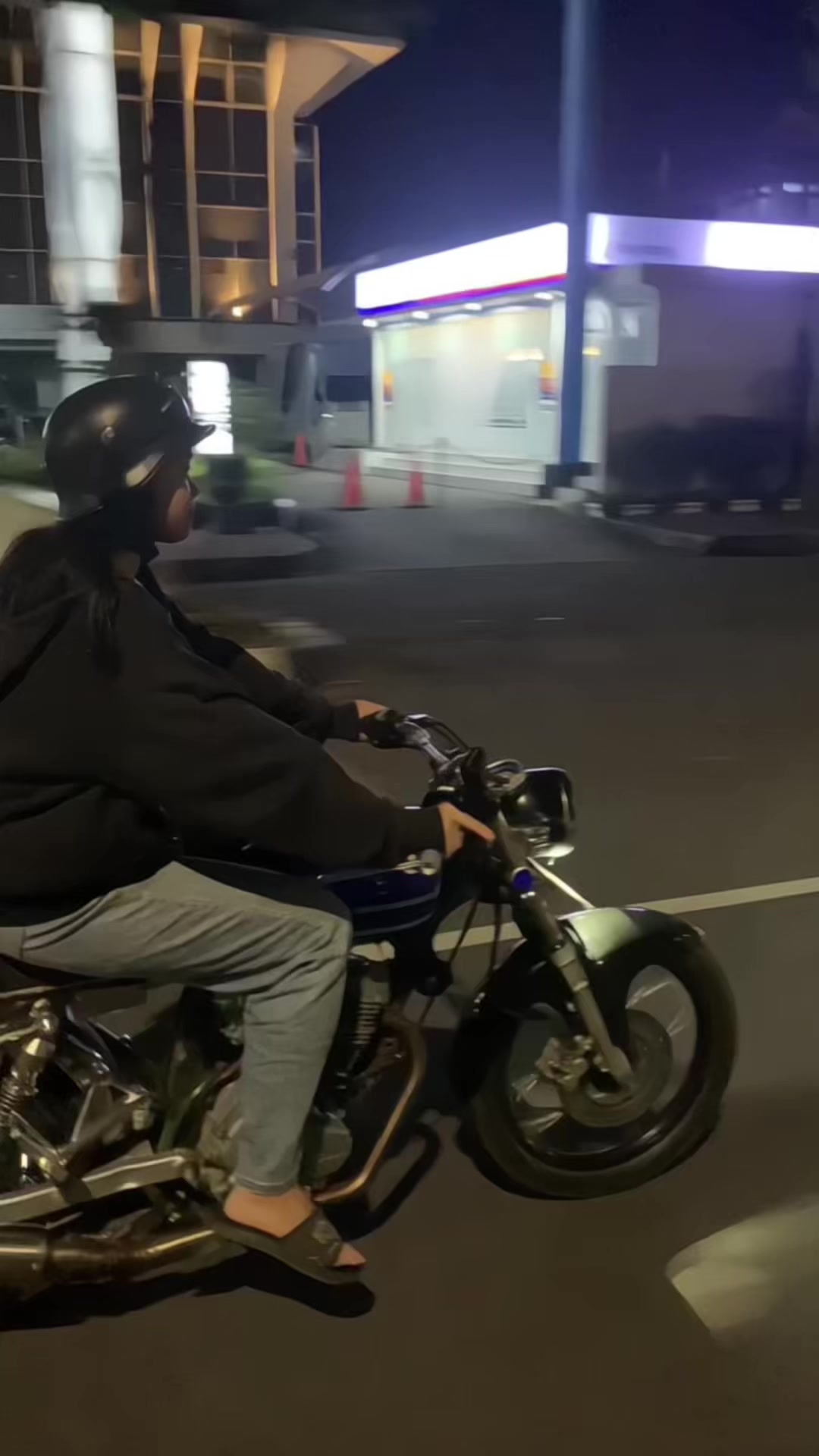@r