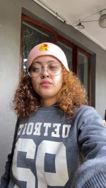 @curly chloë 🏳️🌈