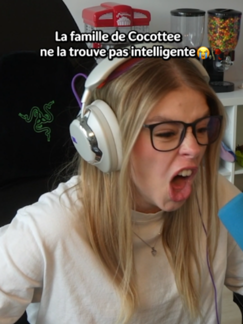 @Cocottee_
