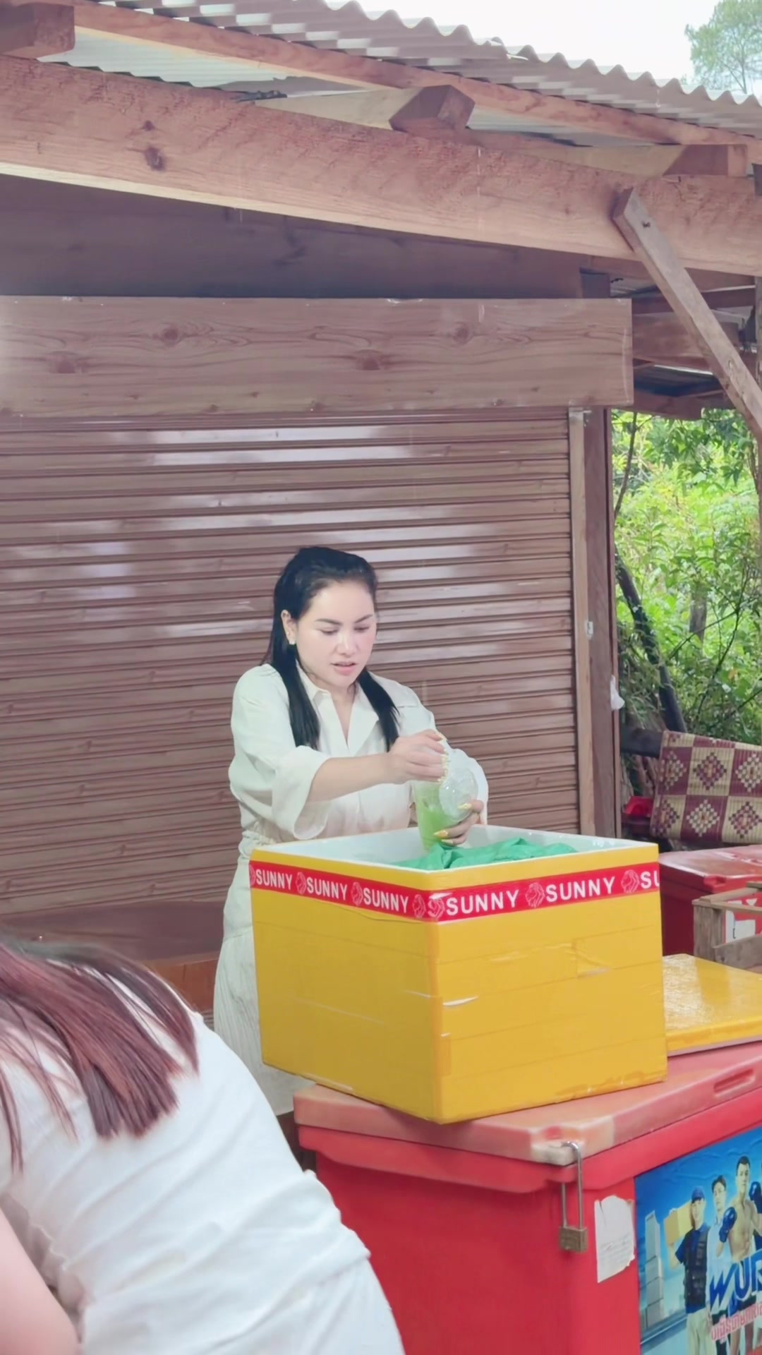 @សម្រស់ ធារ៉ា