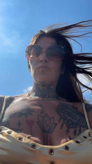 @WanderWoman