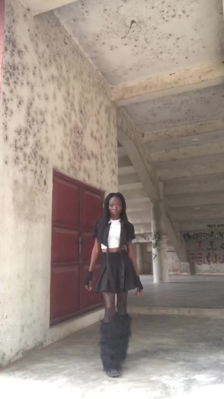 @Nina Kai