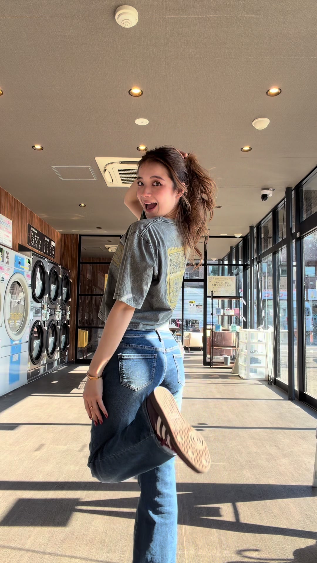 @Luna