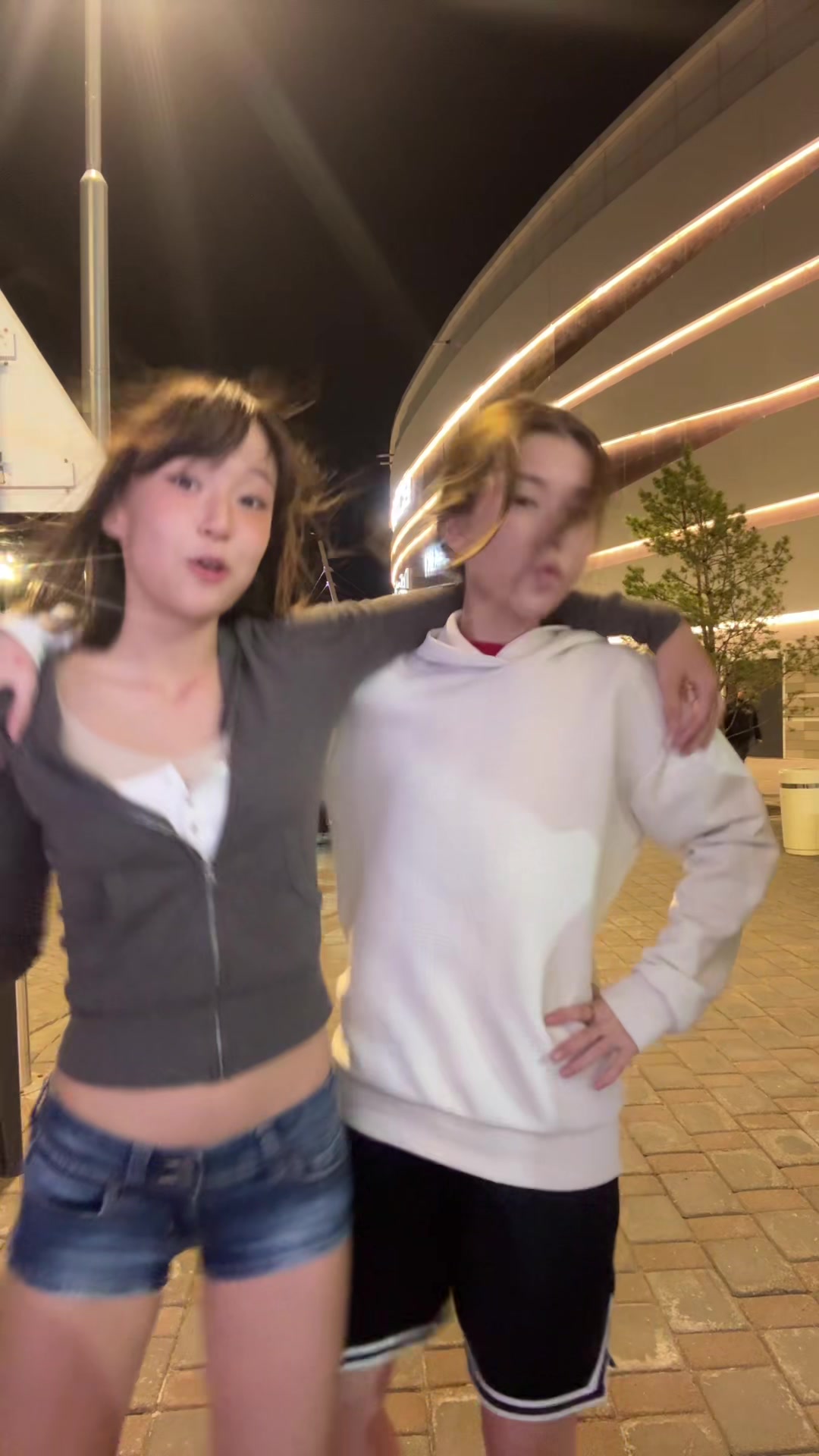 @Рука