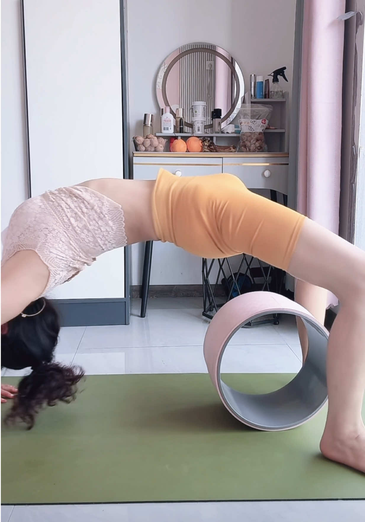 @Yoga Girl li