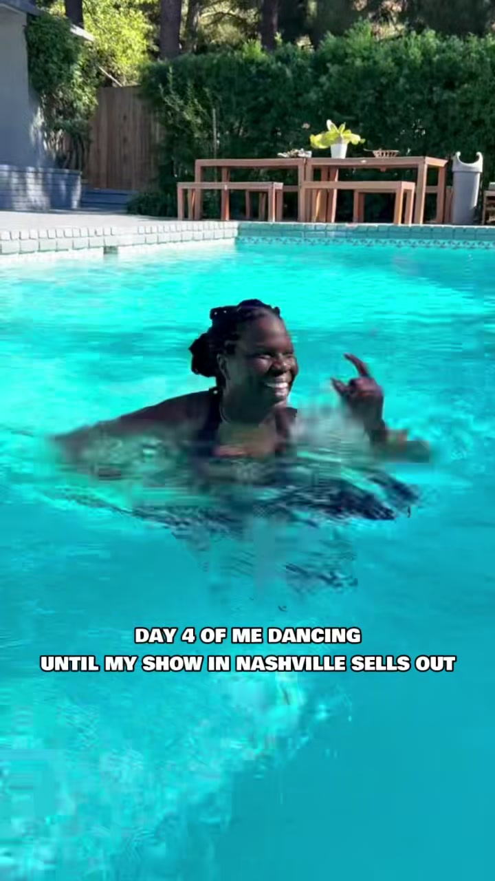 @Leslie Jones