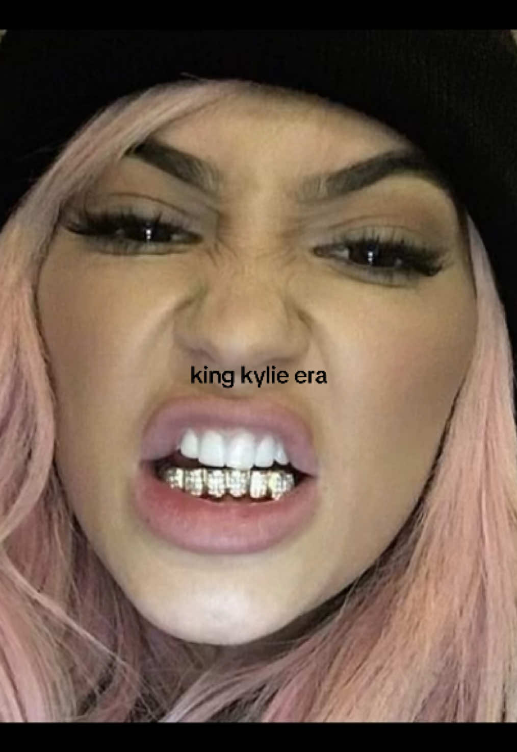 @ℰ