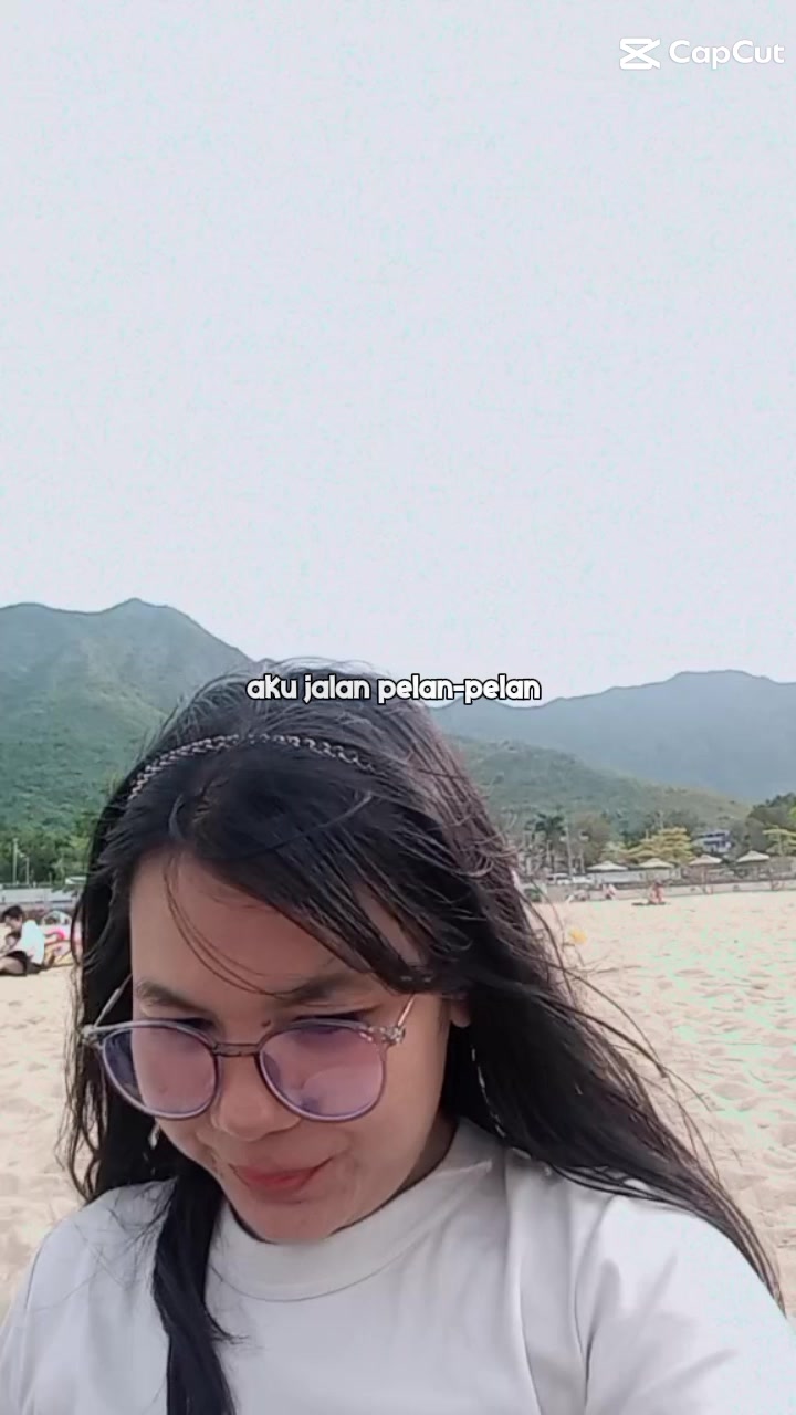 @Lela_