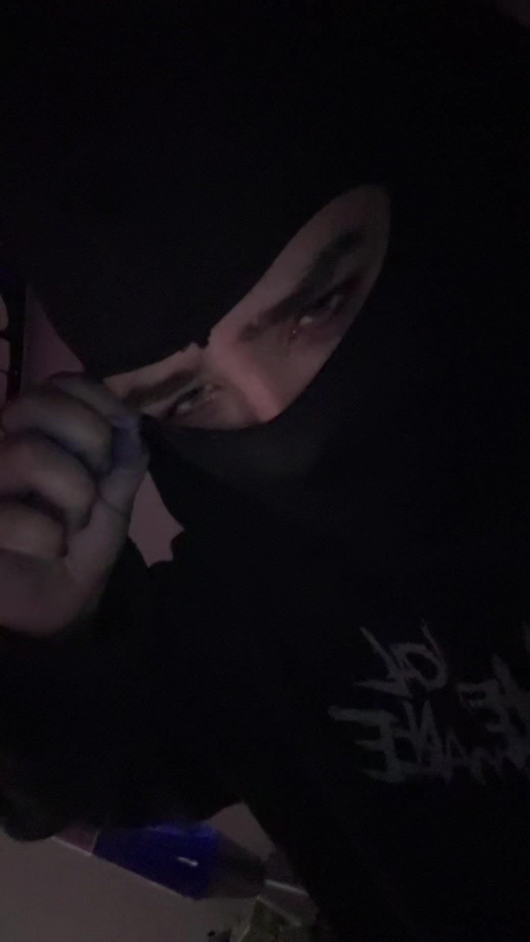 @🖤