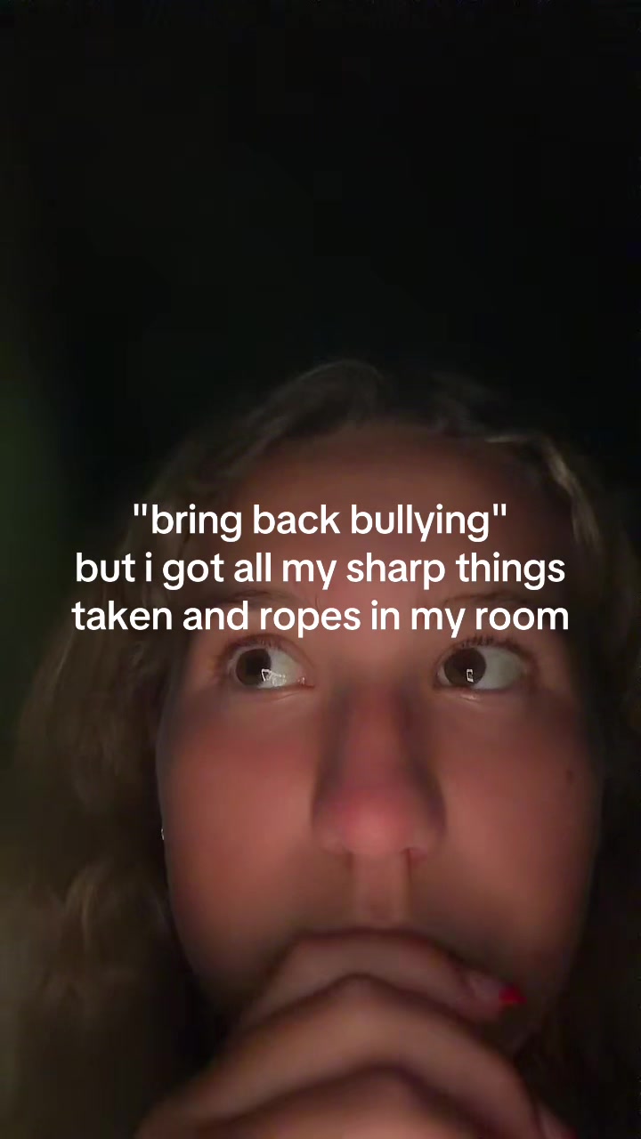 @???