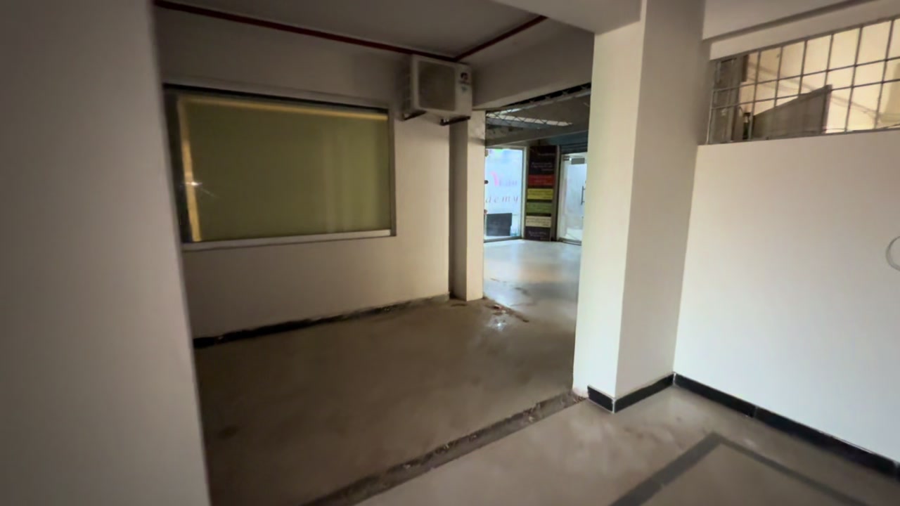 @Real Estate & Construction W..