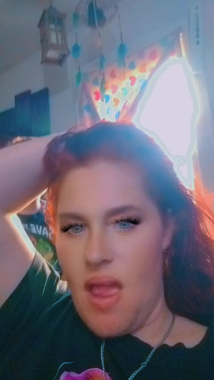 @sheryllgannon493 hell b****