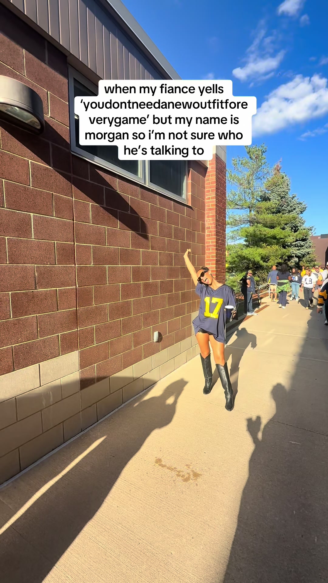 @mo