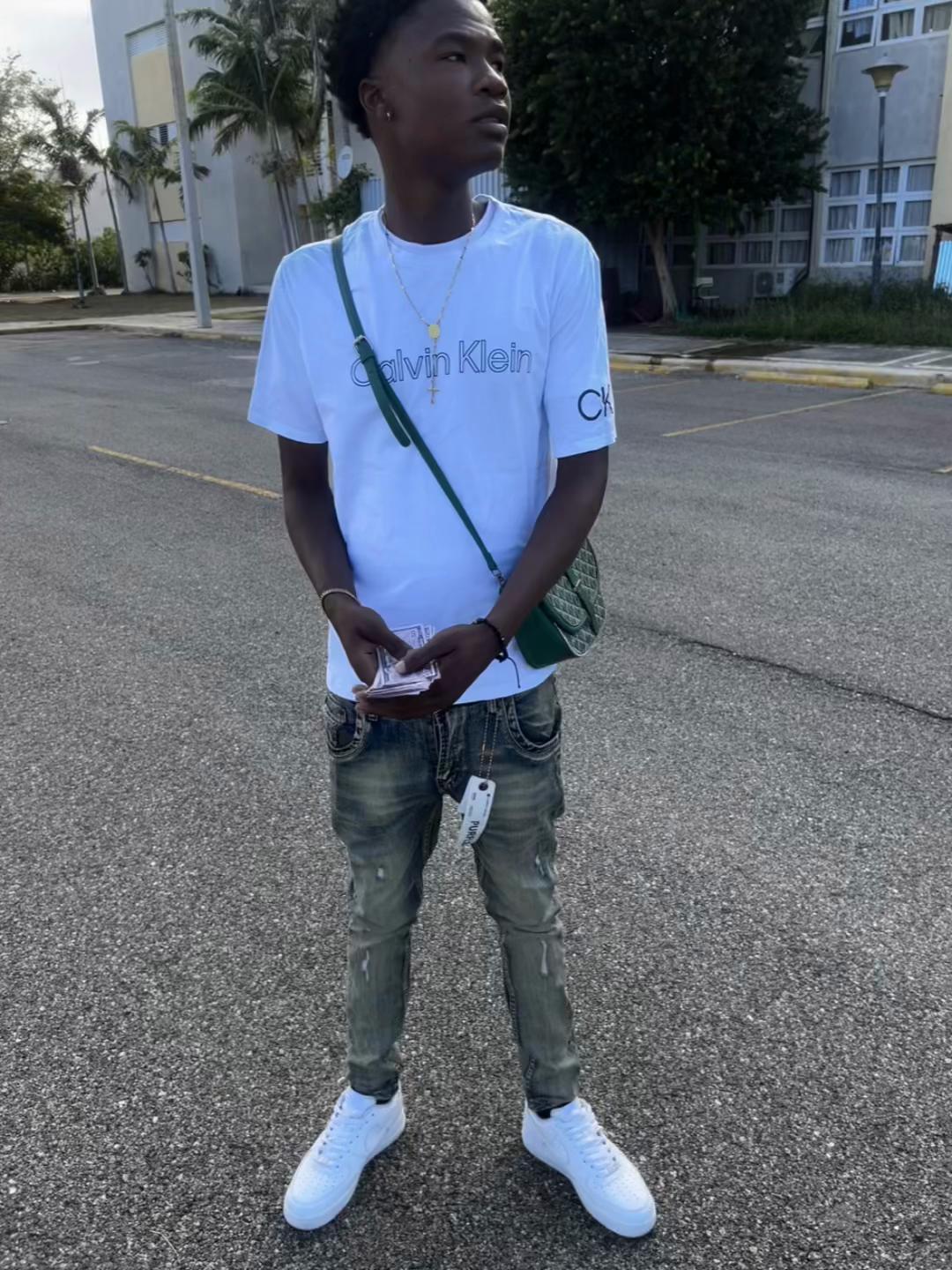 @young pirate🏴☠️🛍️