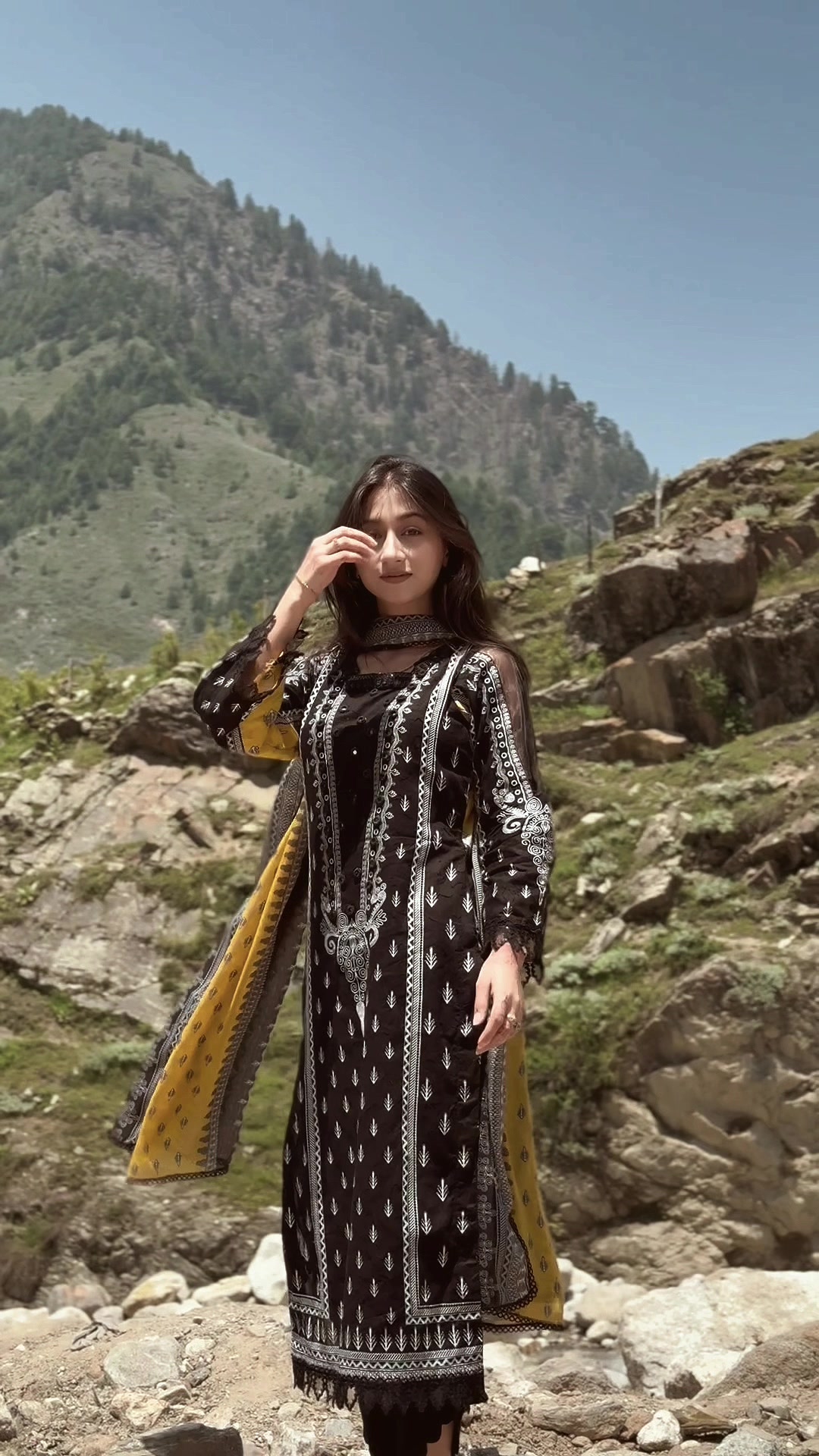 @Sana Khan💫