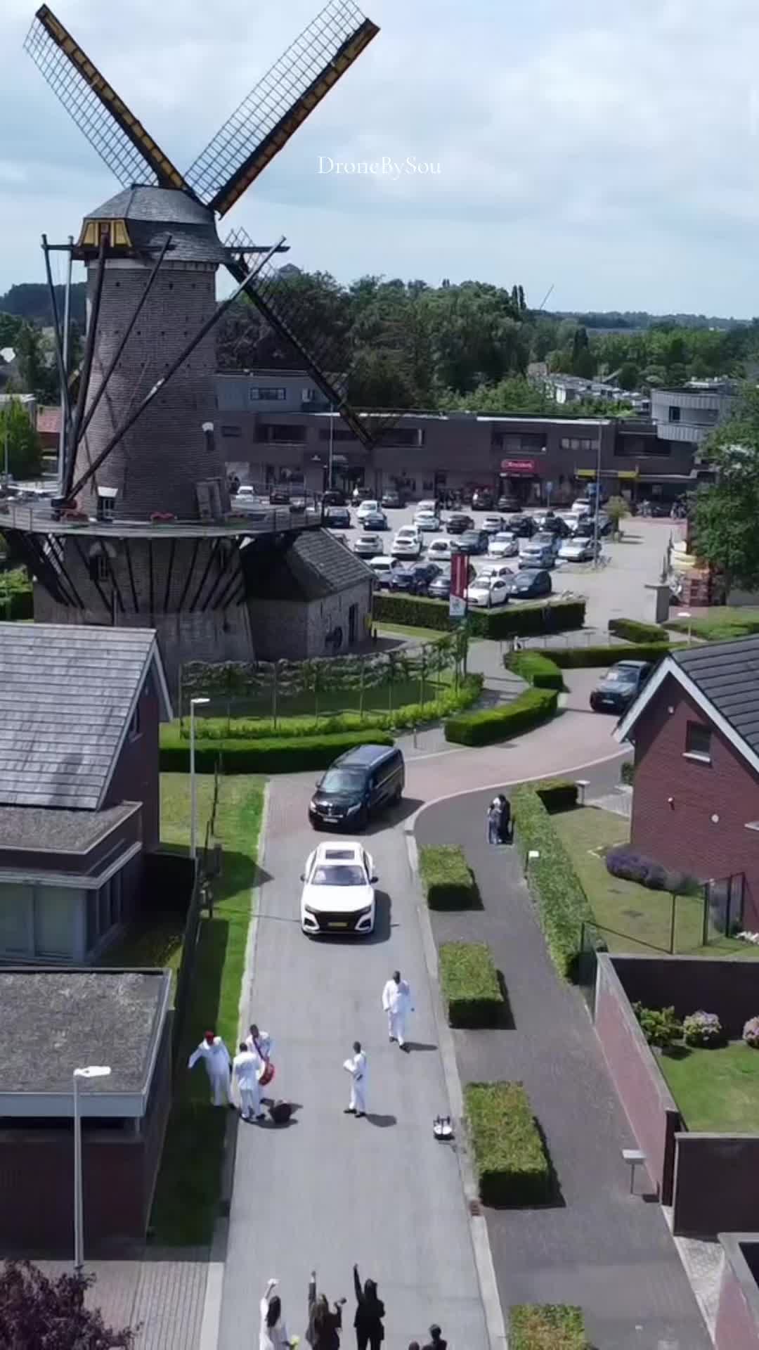 @DroneBySou