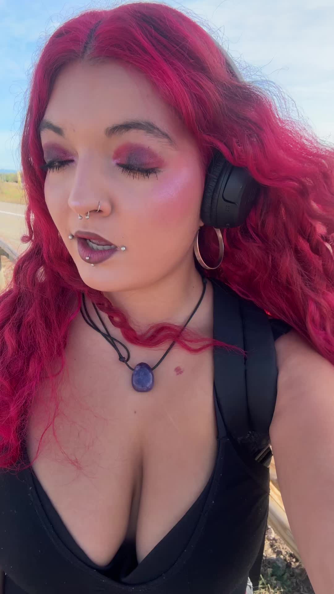 @</3