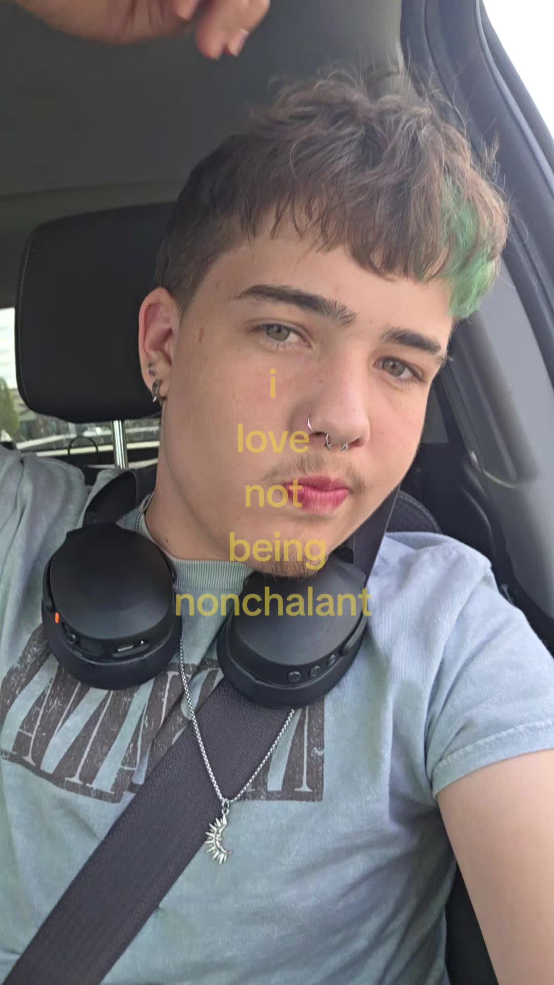 @👾