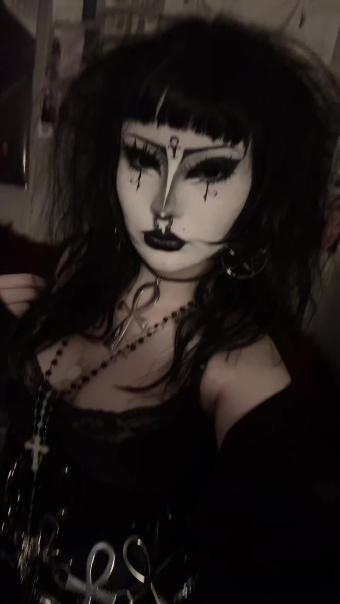 @🦇☥ ᘿᒪᒪᗩ ☥🦇