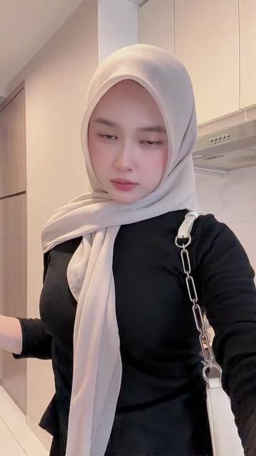 @hllnda_