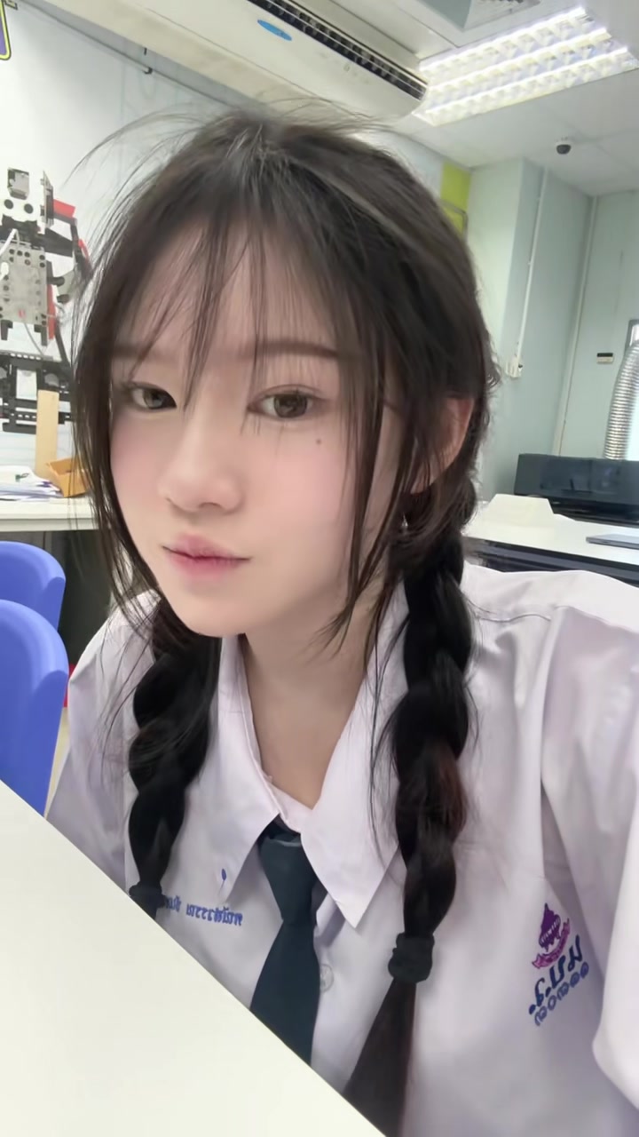 @แอลลี่