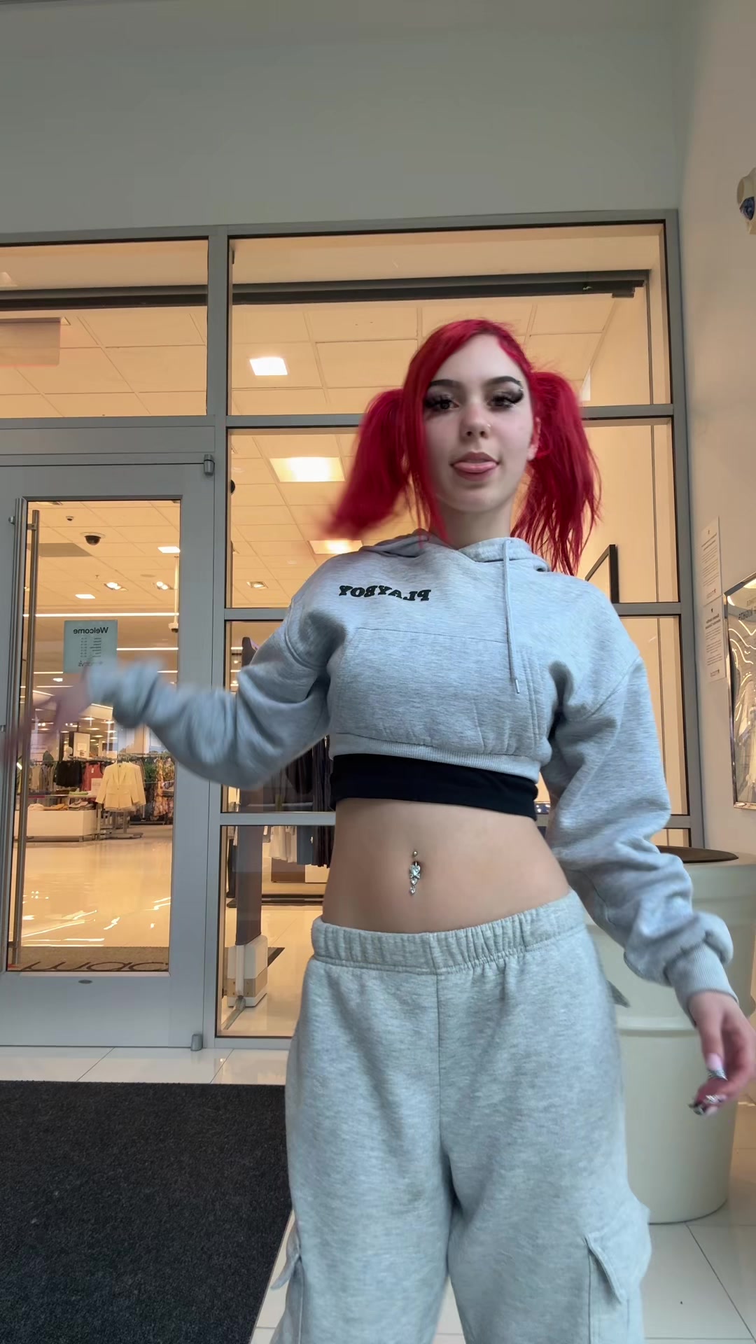 @qh0st1n