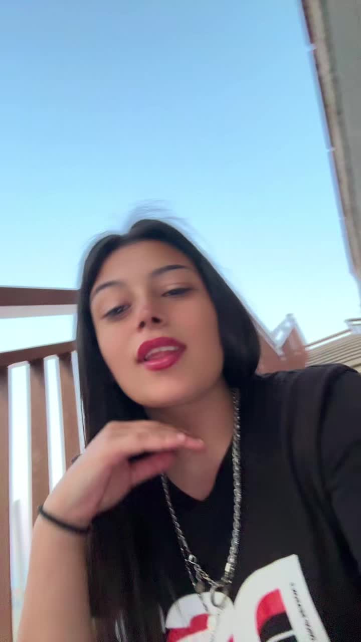 @👸🏽🖤🐍