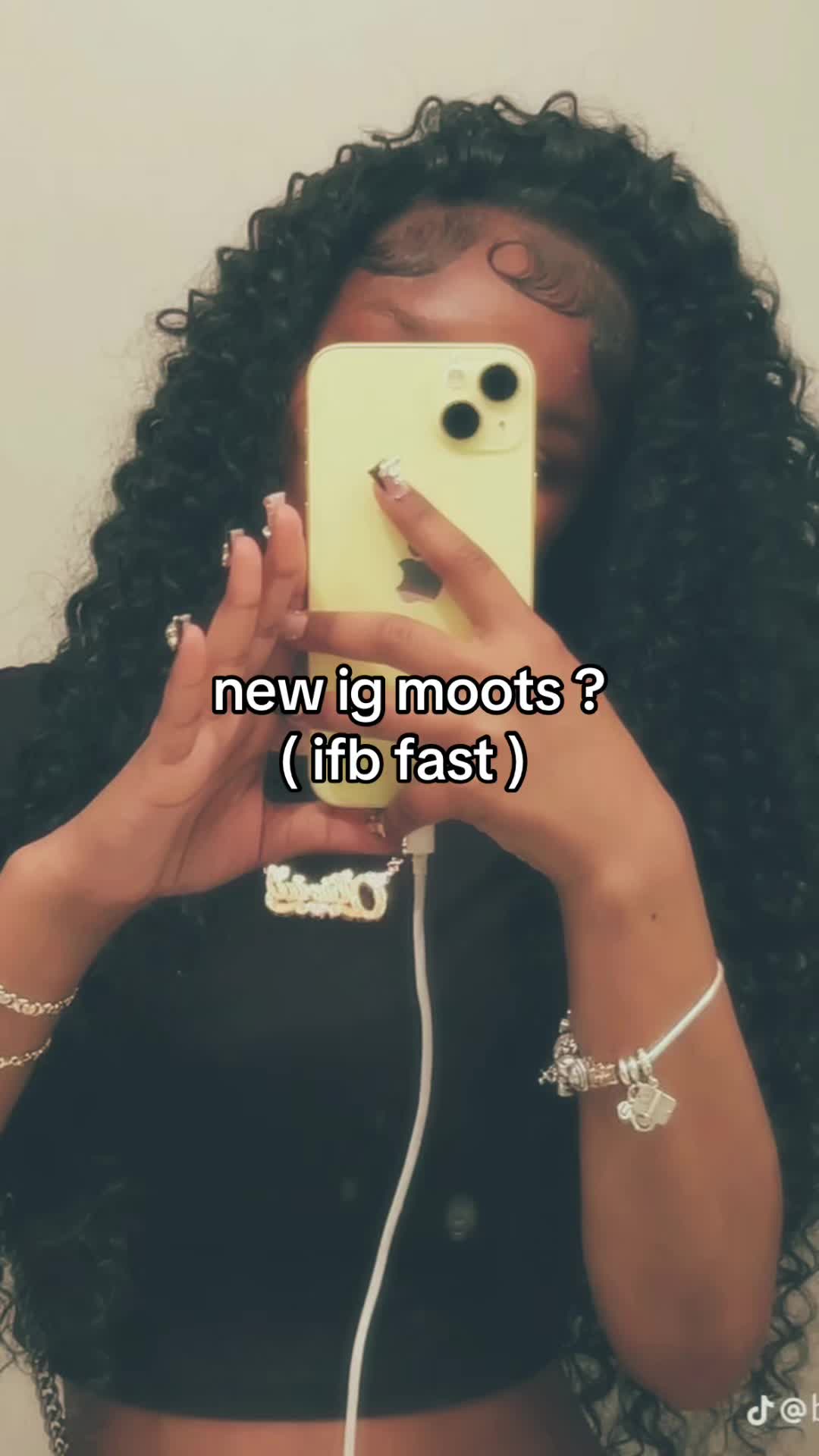@ᥫ᭡.