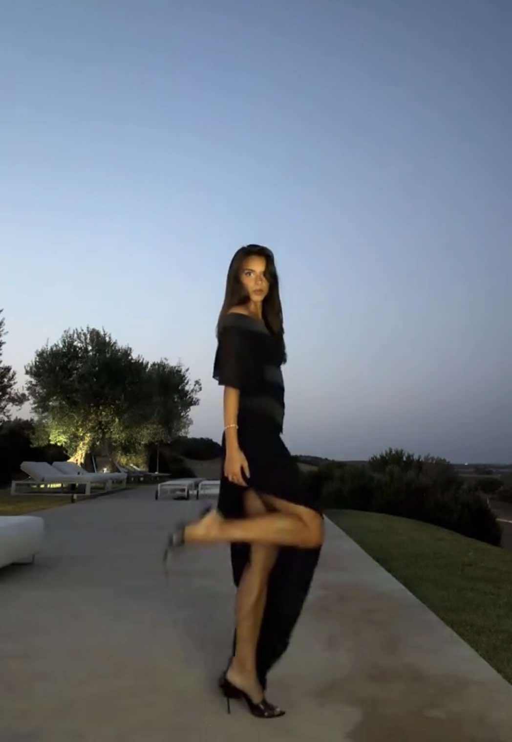 @F.
