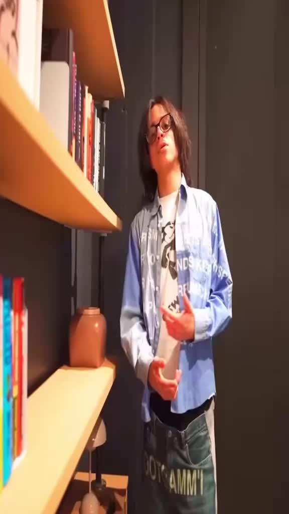 @⃟