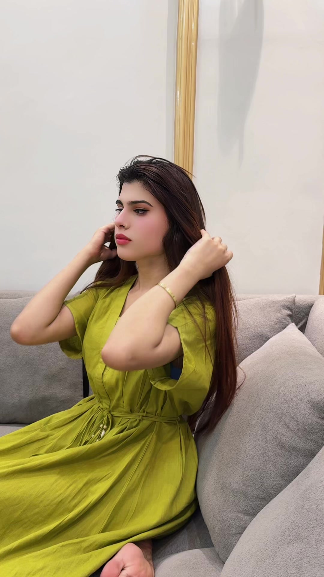 @MAHI 👑