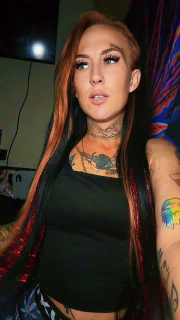 @ғͫʊͦcͭкͪɳͣ Tattedmommy420