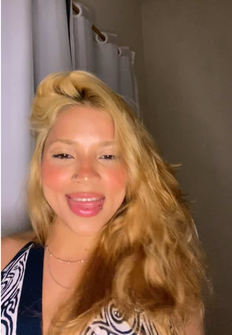 @mchelynz