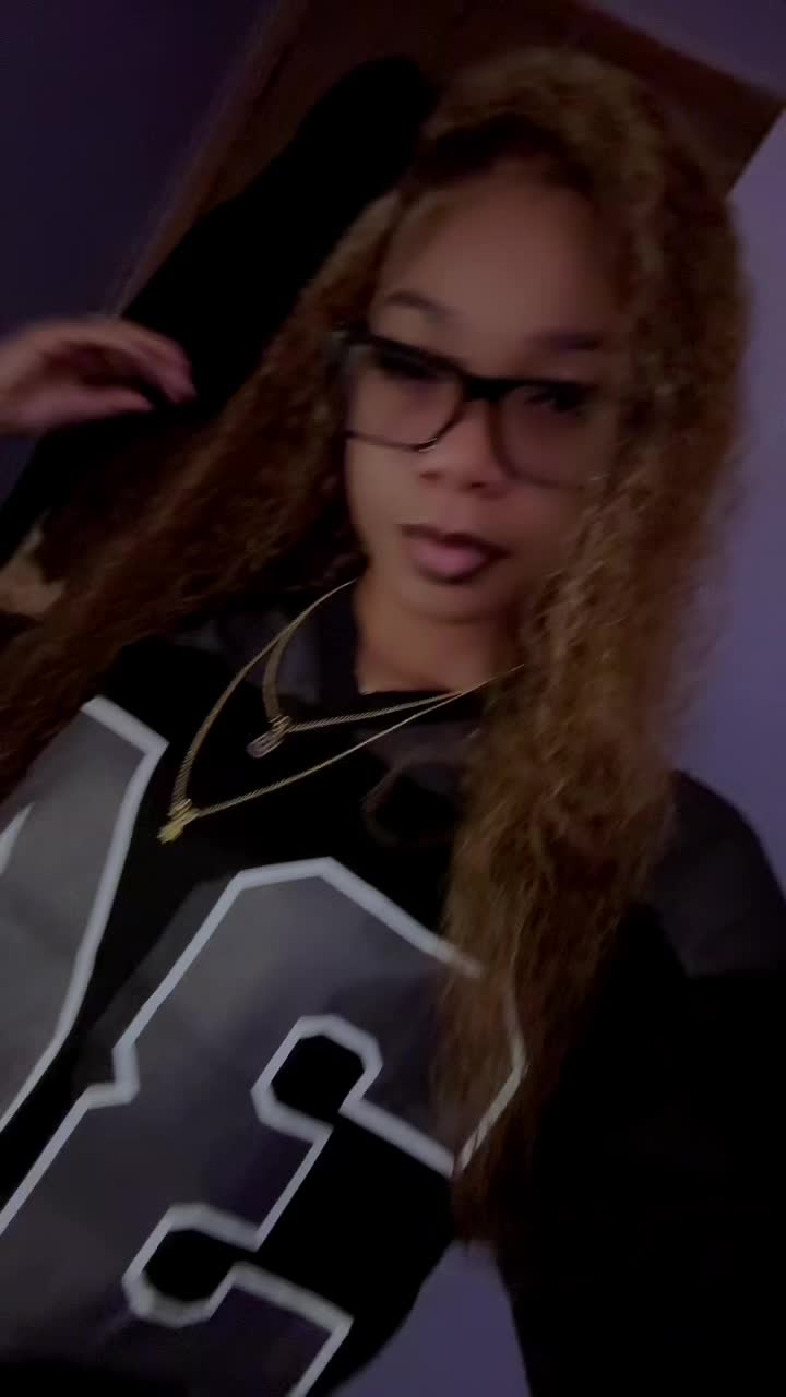 @Dee🩵.