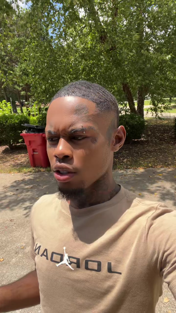 @Dollboy