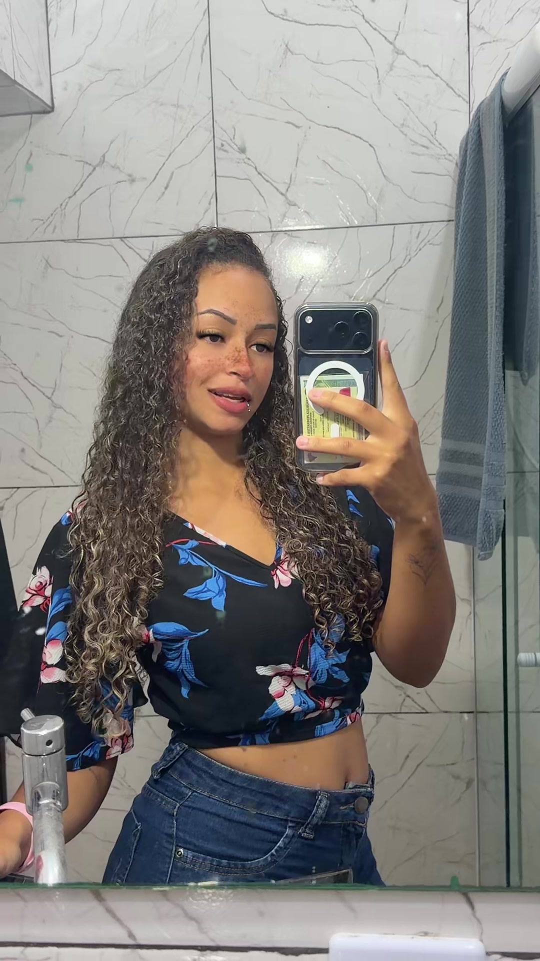 @thayanelisboa703