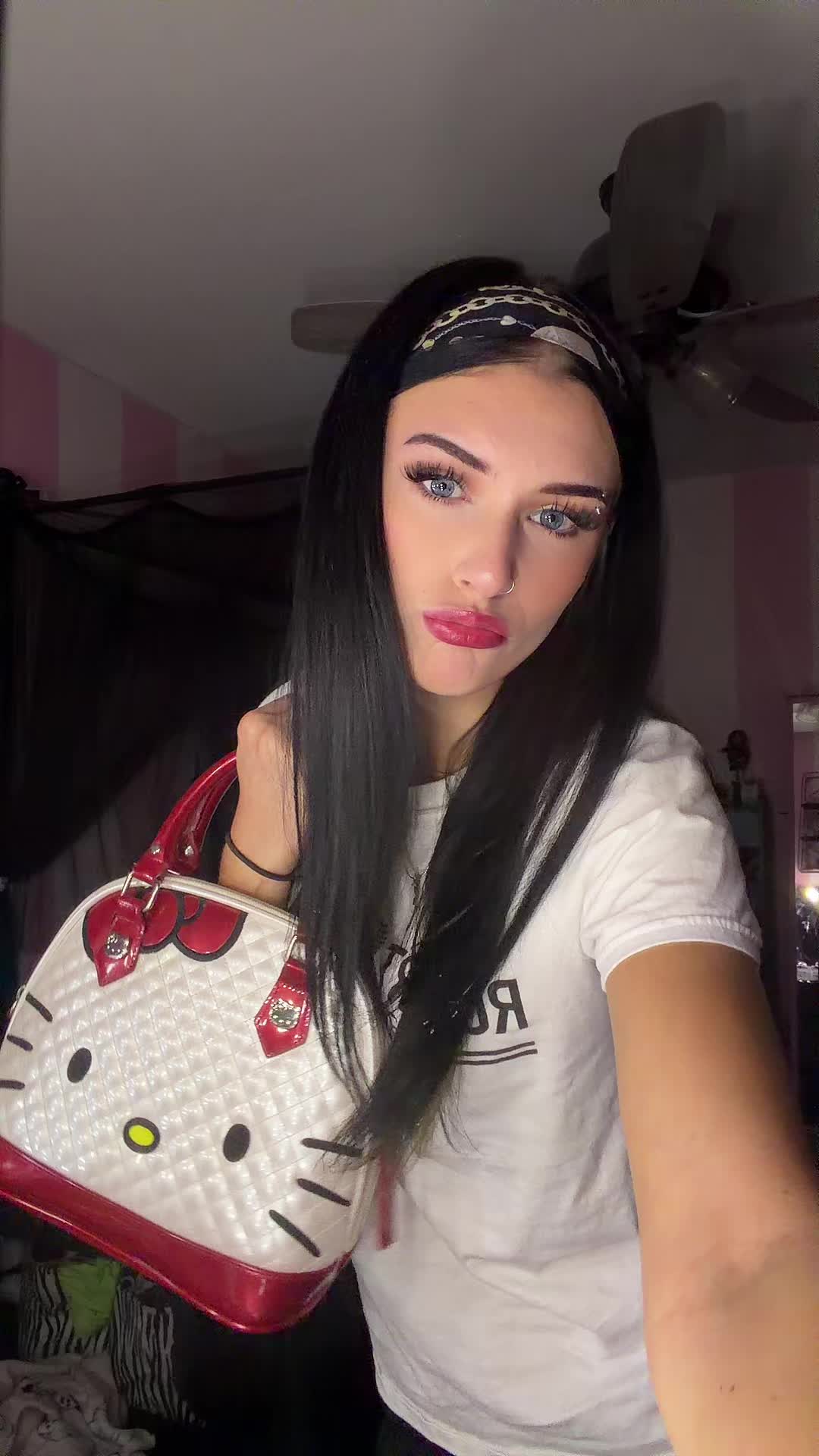 @Angel 😇