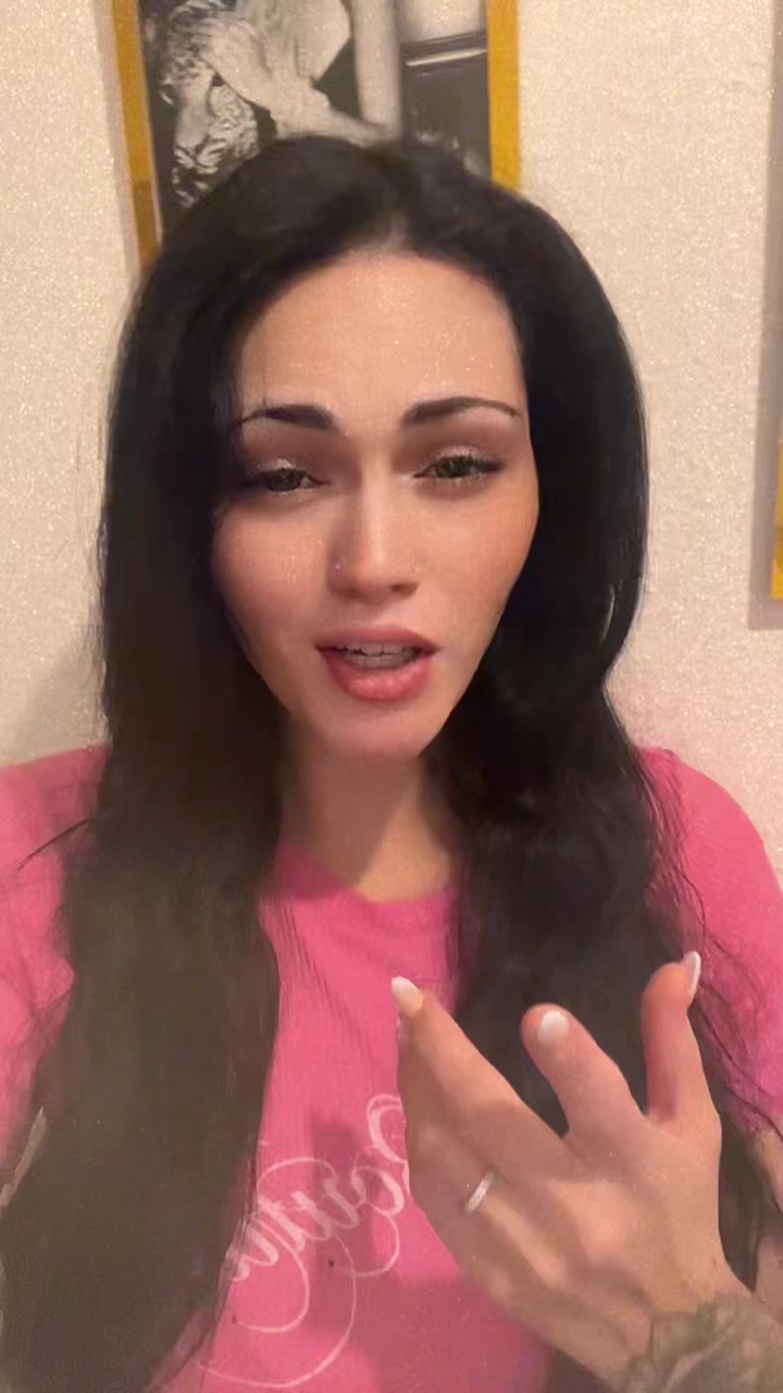 @🧡🤍💜Raffaella 👩❤️👩