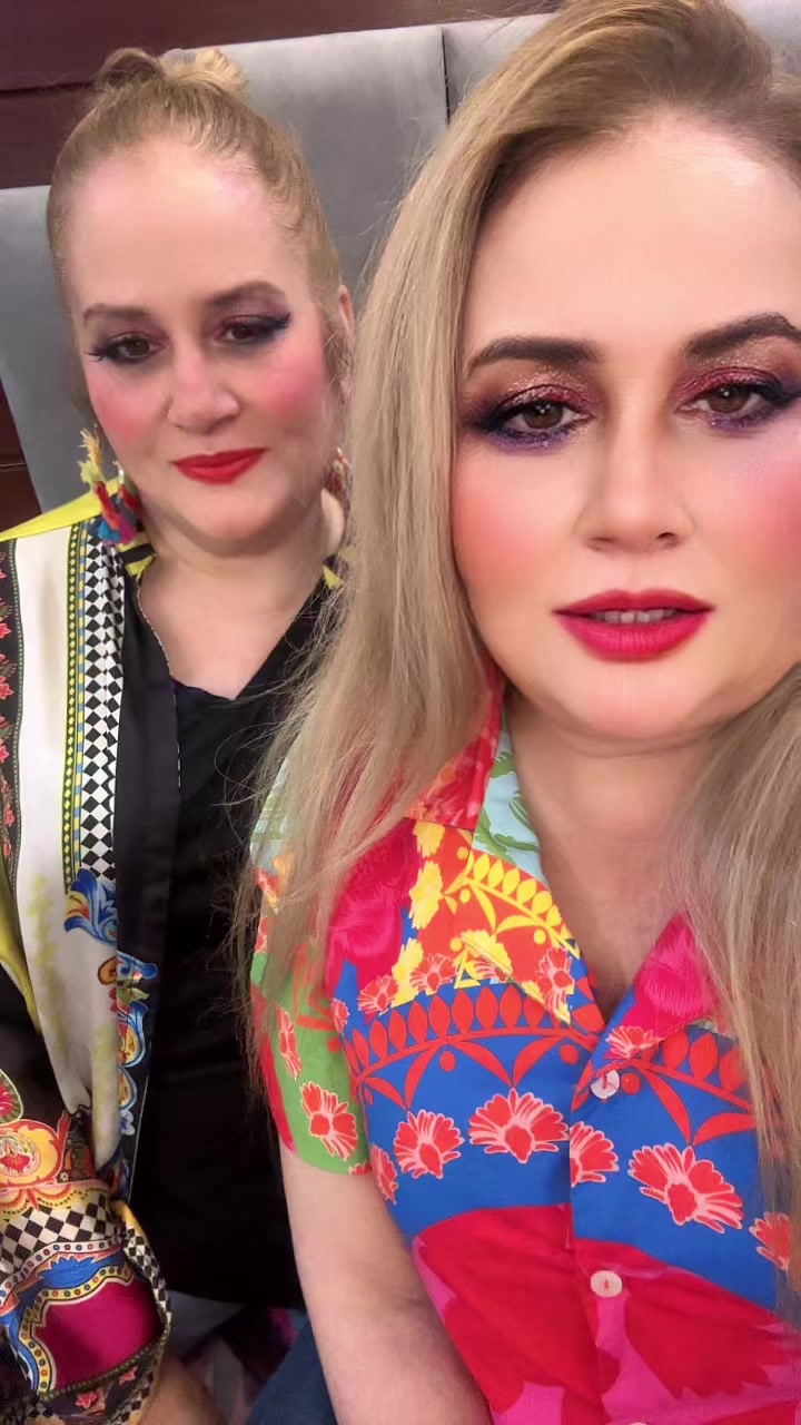 @Nadia Shah433