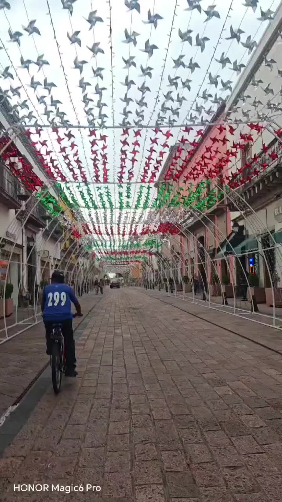 @Críptica