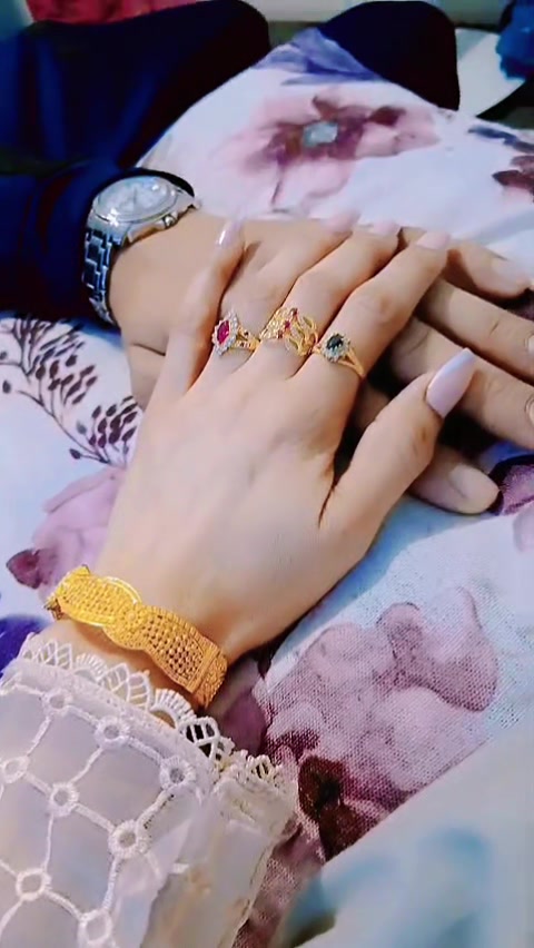 @Ayesha786