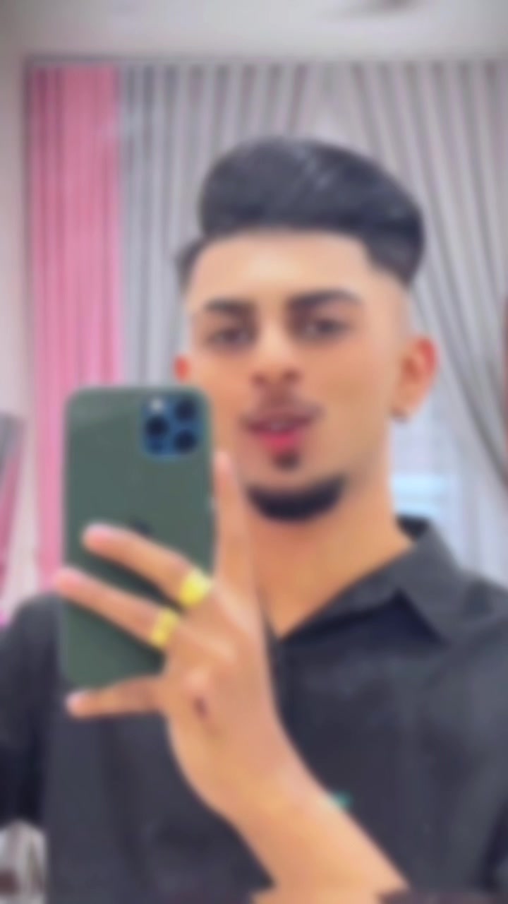 @𝔎𝔞𝔯𝔱𝔥𝔦𝔨🎱👑