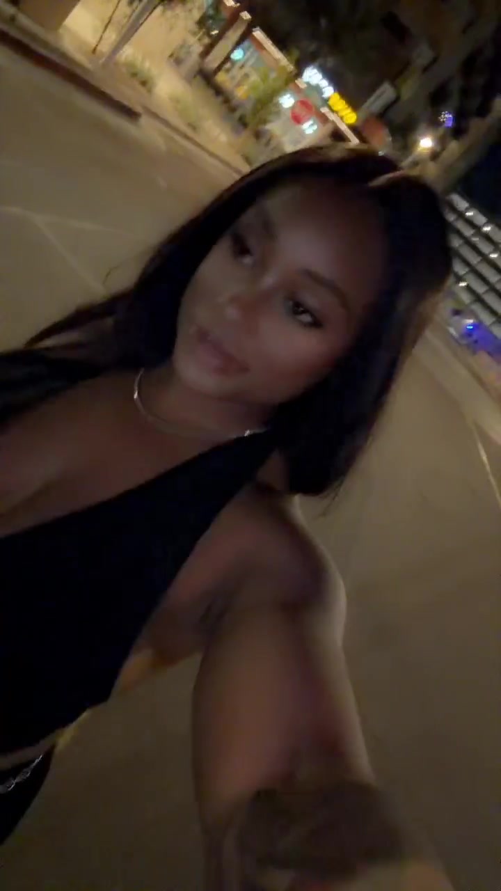 @Moni