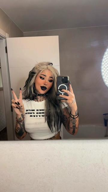 @Em🖤