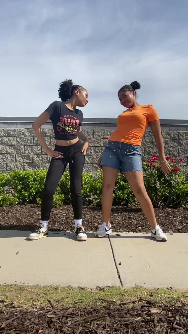 @2twogirls1life