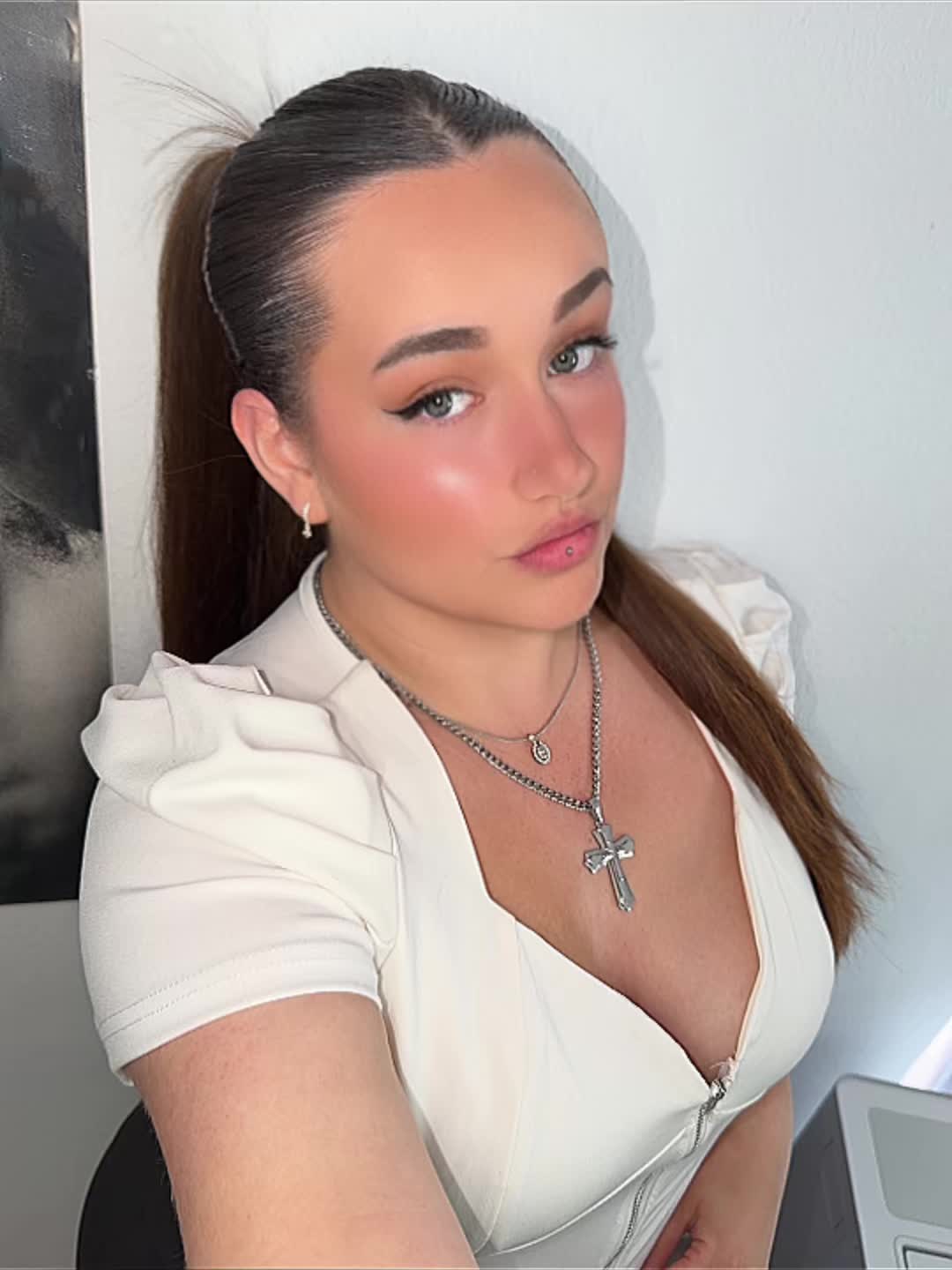 @Seline