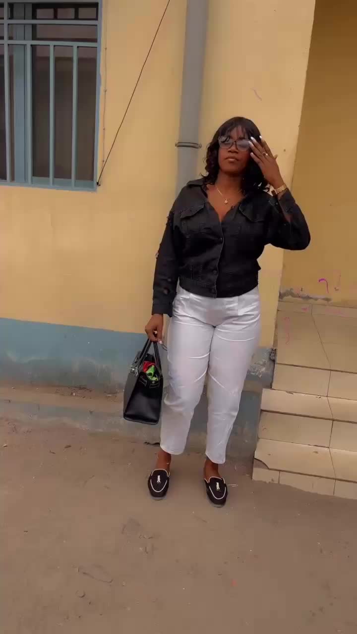 @Sarah Muzi la star