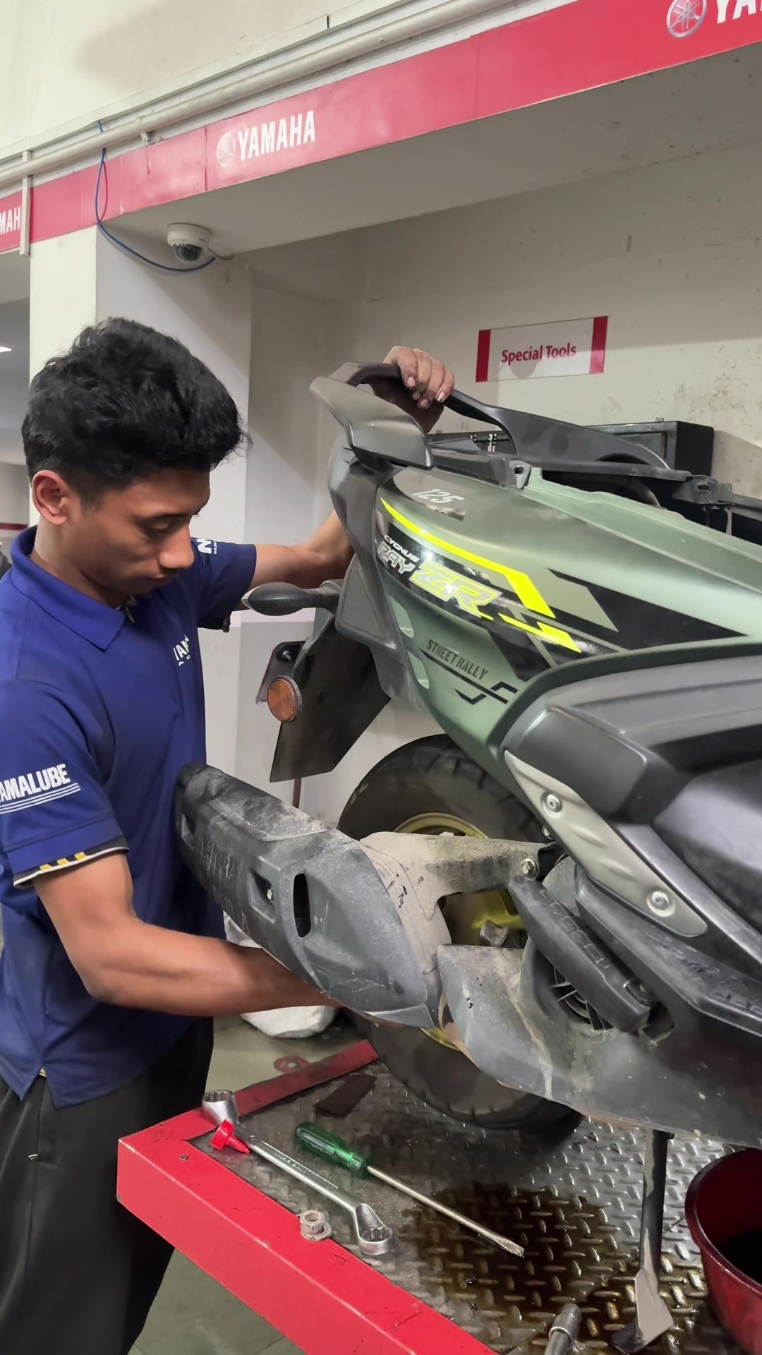 @Yamaha Tripureshowr 9801905440